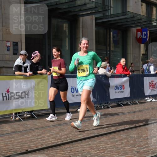 13.09.2026 - 21. swb-Marathon Bremen Strokosch-Dieckow http://msf.ph/oto/10346242 13.09.2026 11:10:06 Ziel 10002, 10169, 10247, 10361, 10362, 10422, 10706, 10719, 10768, 10791, 10890, 10963, 11080, 11283, 11298, 11300, 11382, 11725, 11732, 11933, 11957, 11982, 12117, 12183, 12227, 12293, 12454, 12550, 10299, 10435, 10645, 10737, 10751, 11119, 11383, 11437, 11441, 11933, 12117, 12207, 12449 meine-sportfotos.de