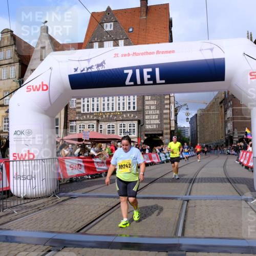 13.09.2026 - 21. swb-Marathon Bremen Tim E. http://msf.ph/oto/10346287 13.09.2026 11:16:42 Ziel 10242, 11026, 11181, 11200, 11264, 11274, 11385, 11448, 11573, 12057, 12102, 12539 meine-sportfotos.de