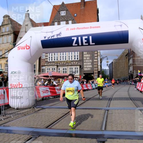 13.09.2026 - 21. swb-Marathon Bremen Tim E. http://msf.ph/oto/10346298 13.09.2026 11:16:43 Ziel 10242, 11181, 11200, 11264, 11274, 11385, 11448, 11573, 12057, 12102, 12539 meine-sportfotos.de
