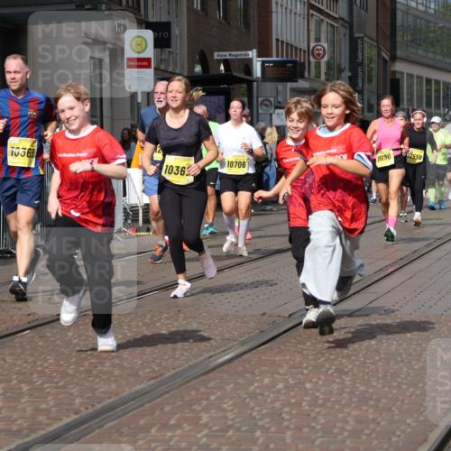 13.09.2026 - 21. swb-Marathon Bremen Strokosch-Dieckow http://msf.ph/oto/10346301 13.09.2026 11:10:08 Ziel 10002, 10169, 10247, 10361, 10362, 10422, 10706, 10719, 10768, 10791, 10890, 10963, 11080, 11283, 11298, 11300, 11382, 11725, 11732, 11736, 11957, 11982, 12183, 12227, 12293, 12454, 12550, 10299, 10435, 10645, 10737, 10751, 11119, 11383, 11437, 11441, 11732, 11933, 12117, 12207, 12449 meine-sportfotos.de