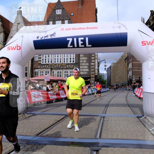 13.09.2026 - 21. swb-Marathon Bremen Tim E. http://msf.ph/oto/10346345 13.09.2026 11:16:46 Ziel 10242, 11181, 11274, 11385, 12057, 12102, 12158 meine-sportfotos.de