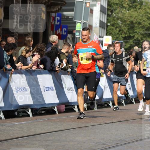 13.09.2026 - 21. swb-Marathon Bremen Strokosch-Dieckow http://msf.ph/oto/10346393 13.09.2026 10:53:07 Ziel 10193, 10304, 10339, 10652, 10734, 10827, 10906, 11002, 11038, 11109, 11144, 11362, 11386, 11597, 12019, 12338, 12399, 10448, 10585, 10757, 10780, 11012, 12040, 12170, 12275, 12461 meine-sportfotos.de