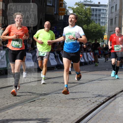 13.09.2026 - 21. swb-Marathon Bremen Strokosch-Dieckow http://msf.ph/oto/10346417 13.09.2026 13:32:29 Ziel 287, 1369, 2310, 2934, 3650, 3922, 3946, 4057, 4566, 4797, 4979, 5628, 6116, 6258, 6475, 6857, 6875, 7182, 7526, 7553, 7818, 8610, 8632, 9198, 9394, 9640, 13029, 13182, 1437, 1687, 2611, 2992, 3354, 3878, 3895, 4323, 4862, 5398, 5657, 6583, 6718, 6760, 7016, 7466, 7758, 7990, 8344, 8957, 9175 meine-sportfotos.de