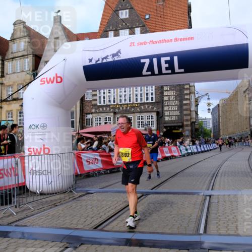13.09.2026 - 21. swb-Marathon Bremen Tim E. http://msf.ph/oto/10346433 13.09.2026 11:16:51 Ziel 10242, 11274, 12102, 12158 meine-sportfotos.de
