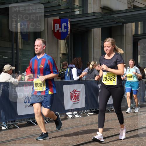 13.09.2026 - 21. swb-Marathon Bremen Strokosch-Dieckow http://msf.ph/oto/10346454 13.09.2026 11:10:12 Ziel 10002, 10169, 10247, 10361, 10362, 10422, 10706, 10719, 10768, 10791, 10890, 11080, 11283, 11298, 11300, 11309, 11382, 11583, 11725, 11736, 11957, 11982, 12183, 12227, 12454, 12550, 10299, 10435, 10751, 10963, 11119, 11383, 11437, 11441, 11732, 11933, 12117, 12207, 12293 meine-sportfotos.de