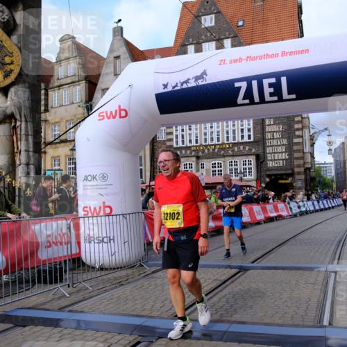 13.09.2026 - 21. swb-Marathon Bremen Tim E. http://msf.ph/oto/10346462 13.09.2026 11:16:52 Ziel 10242, 11274, 12102, 12158 meine-sportfotos.de