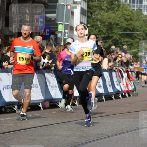 13.09.2026 - 21. swb-Marathon Bremen Strokosch-Dieckow http://msf.ph/oto/10346471 13.09.2026 10:53:08 Ziel 10193, 10304, 10339, 10652, 10734, 10827, 10863, 10906, 11002, 11038, 11144, 11362, 11386, 11597, 11766, 12019, 12338, 12399, 10448, 10585, 10757, 10780, 11012, 11168, 11379, 12040, 12170, 12275, 12461 meine-sportfotos.de