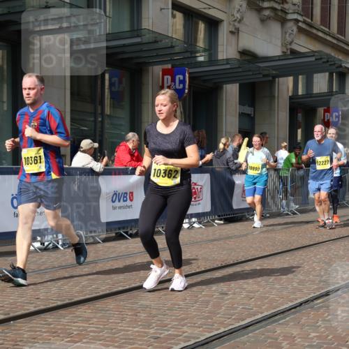 13.09.2026 - 21. swb-Marathon Bremen Strokosch-Dieckow http://msf.ph/oto/10346484 13.09.2026 11:10:12 Ziel 10002, 10169, 10247, 10361, 10362, 10422, 10706, 10719, 10768, 10791, 10890, 11080, 11283, 11298, 11300, 11309, 11382, 11583, 11725, 11736, 11957, 11982, 12183, 12227, 12454, 12550, 10299, 10435, 10751, 10963, 11119, 11383, 11437, 11441, 11732, 11933, 12117, 12207, 12293 meine-sportfotos.de