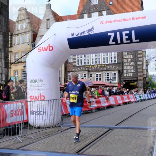 13.09.2026 - 21. swb-Marathon Bremen Tim E. http://msf.ph/oto/10346518 13.09.2026 11:16:54 Ziel 11274, 12102, 12158 meine-sportfotos.de
