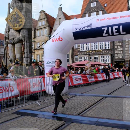 13.09.2026 - 21. swb-Marathon Bremen Tim E. http://msf.ph/oto/10346541 13.09.2026 11:17:04 Ziel 10679, 11456, 11867, 12089, 12158 meine-sportfotos.de