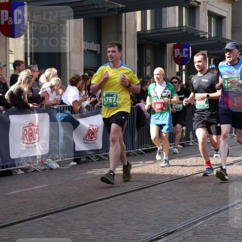 13.09.2026 - 21. swb-Marathon Bremen Strokosch-Dieckow http://msf.ph/oto/10346606 13.09.2026 13:30:21 Ziel 625, 800, 834, 1067, 1533, 1771, 1841, 1926, 1941, 2369, 2452, 2723, 2985, 3163, 3164, 3425, 4058, 4206, 4332, 4342, 4415, 4425, 4748, 4757, 4920, 5506, 5551, 5681, 5802, 5822, 5900, 6134, 6343, 6347, 6523, 6988, 7012, 7253, 7567, 7645, 7821, 8116, 8117, 8762, 8878, 8966, 9011, 9108, 9653, 9692, 9695, 9699, 9825, 13090, 881, 1308, 1611, 1653, 1909, 1938, 2126, 2265, 2364, 2900, 3190, 4763, 5039, 5198, 5348, 5615, 6225, 6720, 7821, 8090, 8169, 8314, 8494 meine-sportfotos.de