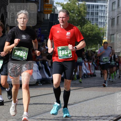 13.09.2026 - 21. swb-Marathon Bremen Strokosch-Dieckow http://msf.ph/oto/10346718 13.09.2026 13:32:31 Ziel 287, 1369, 2310, 2934, 3650, 3922, 4057, 4566, 4655, 4797, 5628, 6116, 6258, 6475, 6857, 6875, 7150, 7182, 7526, 7553, 7572, 7818, 8632, 9198, 9283, 9394, 9640, 13029, 13182, 1437, 2611, 3354, 3878, 3895, 4323, 4862, 5398, 5581, 5657, 6583, 6718, 6760, 7016, 7466, 7758, 7990, 8344, 8367, 8957, 9175 meine-sportfotos.de
