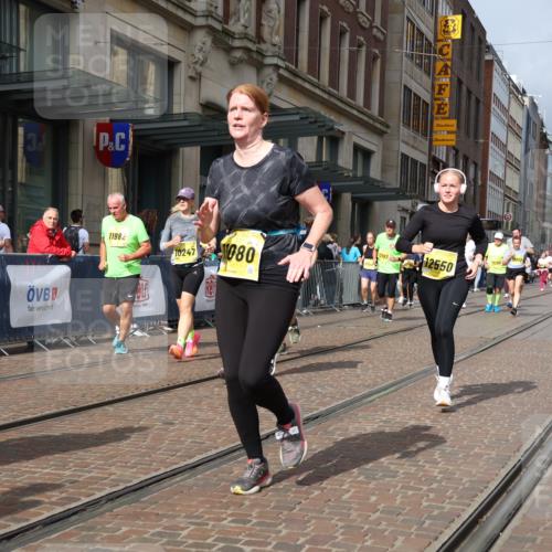 13.09.2026 - 21. swb-Marathon Bremen Strokosch-Dieckow http://msf.ph/oto/10346719 13.09.2026 11:10:17 Ziel 10002, 10169, 10247, 10422, 10706, 10719, 10768, 10791, 10890, 10911, 11047, 11080, 11283, 11298, 11300, 11309, 11327, 11513, 11583, 11736, 11846, 11957, 11982, 12183, 12227, 12454, 12550, 10299, 10361, 10362, 10751, 10963, 11080, 11119, 11382, 11725, 11732, 11933, 12117, 12207, 12293 meine-sportfotos.de