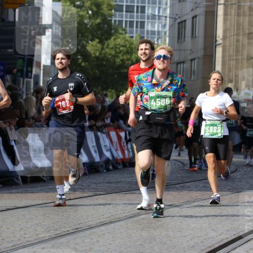 13.09.2026 - 21. swb-Marathon Bremen Strokosch-Dieckow http://msf.ph/oto/10346730 13.09.2026 13:28:12 Ziel 440, 488, 534, 762, 1343, 1456, 1932, 3135, 3480, 3576, 3970, 4106, 4133, 4265, 4496, 4744, 5462, 6067, 6468, 6522, 7042, 7138, 7358, 8188, 8351, 9067, 9145, 9494, 9727, 13069, 13198, 178, 210, 1380, 1460, 2047, 2977, 3114, 3294, 3597, 4250, 4506, 5250, 5683, 5889, 8429, 8570, 9064, 9549 meine-sportfotos.de