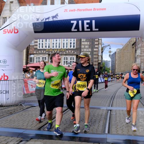 13.09.2026 - 21. swb-Marathon Bremen Tim E. http://msf.ph/oto/10346732 13.09.2026 11:17:19 Ziel 10295, 10335, 10999, 11355, 11461, 11653, 11867, 12089, 12287 meine-sportfotos.de