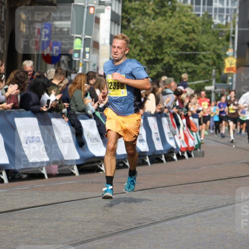 13.09.2026 - 21. swb-Marathon Bremen Strokosch-Dieckow http://msf.ph/oto/10346755 13.09.2026 10:53:15 Ziel 10304, 10714, 10734, 10827, 10863, 11038, 11238, 11282, 11386, 11575, 11766, 12019, 12338, 12369, 10448, 10757, 10780, 10821, 10886, 11168, 11379, 11590, 12040, 12056, 12275, 12308 meine-sportfotos.de