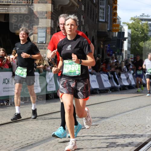13.09.2026 - 21. swb-Marathon Bremen Strokosch-Dieckow http://msf.ph/oto/10346805 13.09.2026 13:32:33 Ziel 287, 1369, 2310, 2910, 3402, 3441, 3650, 3922, 4057, 4471, 4566, 4655, 4797, 4835, 5628, 6258, 6475, 6857, 6875, 7150, 7182, 7553, 7572, 7818, 8632, 9198, 9283, 9394, 9779, 13029, 13182, 13244, 1437, 2611, 3354, 3878, 3895, 4323, 4862, 5009, 5398, 5581, 5657, 6583, 6718, 7016, 7466, 7758, 8344, 8367, 8506, 13232 meine-sportfotos.de