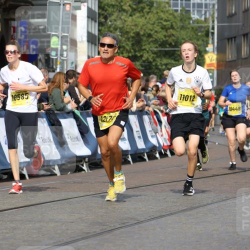 13.09.2026 - 21. swb-Marathon Bremen Strokosch-Dieckow http://msf.ph/oto/10346811 13.09.2026 10:53:20 Ziel 10284, 10304, 10714, 10863, 11038, 11238, 11282, 11386, 11575, 11766, 12019, 12369, 12398, 10222, 10479, 10626, 10757, 10821, 10845, 10886, 11168, 11242, 11379, 11446, 11590, 11800, 12056, 12119, 12308 meine-sportfotos.de