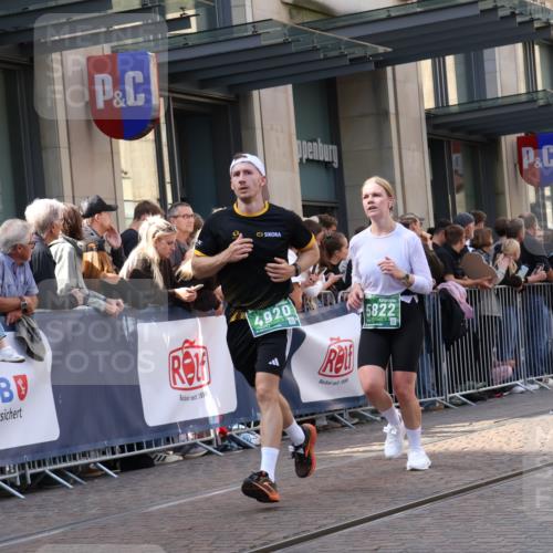 13.09.2026 - 21. swb-Marathon Bremen Strokosch-Dieckow http://msf.ph/oto/10346825 13.09.2026 13:30:28 Ziel 244, 625, 800, 834, 1189, 1533, 1771, 1841, 1926, 1941, 2369, 2452, 2723, 2985, 3360, 4206, 4251, 4332, 4342, 4425, 4757, 4920, 5551, 5600, 5681, 5802, 5822, 5900, 6134, 6343, 6347, 6523, 6988, 7012, 7253, 7567, 7645, 7760, 8616, 9290, 9507, 9653, 9692, 9695, 9699, 9767, 9825, 13090, 13215, 881, 1067, 1909, 1938, 2265, 2364, 2900, 3163, 3164, 3425, 4058, 4415, 4748, 4763, 5506, 5615, 7821, 8090, 8169, 8314, 8494 meine-sportfotos.de