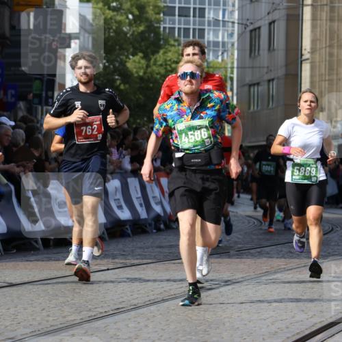 13.09.2026 - 21. swb-Marathon Bremen Strokosch-Dieckow http://msf.ph/oto/10346835 13.09.2026 13:28:13 Ziel 440, 488, 534, 762, 1343, 1456, 1932, 3135, 3480, 3576, 3970, 4106, 4133, 4265, 4496, 4744, 5462, 6468, 6522, 7042, 7138, 7358, 8188, 8351, 8656, 9067, 9145, 9494, 13069, 13198, 178, 210, 1380, 1460, 2047, 2977, 3294, 3597, 4250, 5250, 5683, 5889, 8429, 8570, 9064, 9549 meine-sportfotos.de