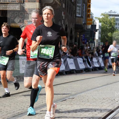 13.09.2026 - 21. swb-Marathon Bremen Strokosch-Dieckow http://msf.ph/oto/10347011 13.09.2026 13:32:33 Ziel 287, 1369, 2310, 2910, 3402, 3441, 3650, 3922, 4057, 4471, 4566, 4655, 4797, 4835, 5628, 6258, 6475, 6857, 6875, 7150, 7182, 7553, 7572, 7818, 8632, 9198, 9283, 9394, 9779, 13029, 13182, 13244, 1437, 2611, 3354, 3878, 3895, 4323, 4862, 5009, 5398, 5581, 5657, 6583, 6718, 7016, 7466, 7758, 8344, 8367, 8506, 13232 meine-sportfotos.de
