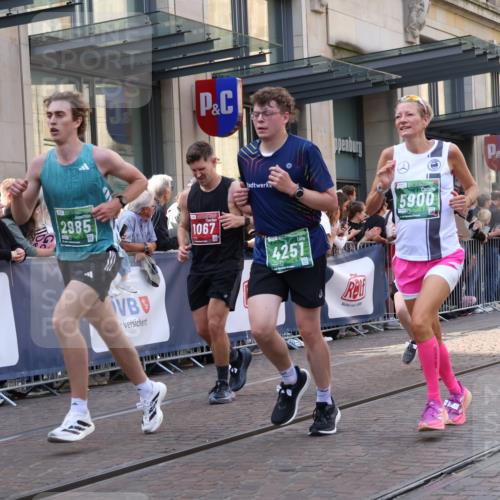 13.09.2026 - 21. swb-Marathon Bremen Strokosch-Dieckow http://msf.ph/oto/10347105 13.09.2026 13:30:34 Ziel 244, 800, 834, 1189, 1479, 1533, 1771, 1841, 1926, 1941, 2369, 2452, 2723, 2902, 2985, 3360, 4251, 4920, 5600, 5681, 5802, 5822, 5900, 6307, 6343, 6523, 7012, 7198, 7760, 7798, 8543, 8616, 9290, 9507, 9653, 9692, 9699, 9767, 9937, 9958, 9962, 9976, 13090, 13152, 13215, 625, 881, 1067, 1909, 2265, 2364, 2452, 2723, 2900, 3163, 3164, 3425, 4058, 4206, 4332, 4342, 4415, 4425, 4748, 4757, 4763, 5506, 5551, 7821, 8090, 8169, 8314, 8494 meine-sportfotos.de