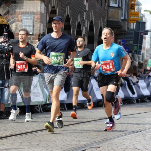 13.09.2026 - 21. swb-Marathon Bremen Strokosch-Dieckow http://msf.ph/oto/10347168 13.09.2026 13:28:21 Ziel 488, 1343, 1456, 3480, 3576, 4106, 4133, 4265, 5360, 5462, 6468, 6522, 7926, 8188, 8656, 9067, 9145, 9167, 9168, 9543, 9881, 13069, 1239, 1380, 2764, 3028, 3294, 4250, 5683, 6914, 6957, 8429, 8483, 8570, 9064, 9549 meine-sportfotos.de