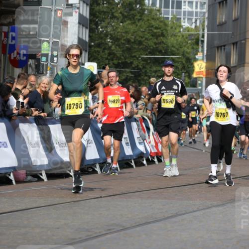 13.09.2026 - 21. swb-Marathon Bremen Strokosch-Dieckow http://msf.ph/oto/10347176 13.09.2026 10:53:27 Ziel 10284, 10448, 10585, 10714, 10863, 11012, 11238, 11282, 11575, 11766, 12170, 12369, 12398, 12461, 10141, 10222, 10227, 10478, 10479, 10626, 10838, 10845, 10905, 11242, 11446, 11502, 11800, 12119, 12331, 12341, 13597 meine-sportfotos.de
