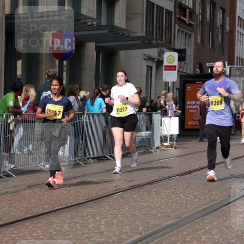 13.09.2026 - 21. swb-Marathon Bremen Strokosch-Dieckow http://msf.ph/oto/10347215 13.09.2026 11:10:30 Ziel 10148, 10163, 10461, 10462, 10547, 10653, 10792, 10841, 10911, 11043, 11047, 11237, 11283, 11298, 11309, 11327, 11335, 11465, 11513, 11583, 11736, 11756, 11846, 11993, 12183, 10002, 10169, 10247, 10361, 10362, 10422, 10706, 10719, 10768, 10791, 10890, 10963, 11080, 11283, 11298, 11300, 11382, 11725, 11732, 11933, 11957, 11982, 12117, 12183, 12227, 12293, 12454, 12550 meine-sportfotos.de