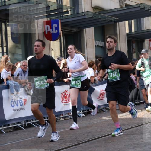 13.09.2026 - 21. swb-Marathon Bremen Strokosch-Dieckow http://msf.ph/oto/10347314 13.09.2026 13:30:39 Ziel 244, 1189, 1479, 1533, 1771, 1841, 1941, 2513, 2802, 2902, 2985, 3360, 3800, 4251, 4647, 4920, 5600, 5681, 5802, 5822, 5846, 5900, 6307, 6419, 6732, 7012, 7198, 7359, 7637, 7760, 7798, 7882, 8382, 8543, 8616, 9274, 9290, 9507, 9653, 9767, 9937, 9958, 9962, 9976, 13152, 13215, 625, 800, 834, 1067, 1926, 2265, 2369, 2452, 2723, 2900, 3163, 3164, 3425, 4058, 4206, 4332, 4342, 4415, 4425, 4748, 4757, 5506, 5551, 7821, 8090, 8169, 8314, 8494 meine-sportfotos.de