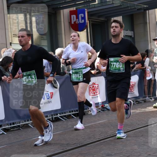 13.09.2026 - 21. swb-Marathon Bremen Strokosch-Dieckow http://msf.ph/oto/10347326 13.09.2026 13:30:40 Ziel 244, 1189, 1479, 1533, 1771, 1841, 1941, 2513, 2802, 2902, 2985, 3360, 3800, 4251, 4647, 4920, 5600, 5681, 5802, 5822, 5846, 5900, 6307, 6419, 6732, 7012, 7198, 7359, 7637, 7760, 7798, 7882, 8382, 8543, 8616, 9274, 9290, 9507, 9653, 9767, 9937, 9958, 9962, 9969, 9976, 9977, 13152, 13215, 625, 800, 834, 1067, 1771, 1926, 2265, 2369, 2452, 2723, 2900, 2985, 3163, 3164, 3425, 4058, 4206, 4332, 4342, 4415, 4425, 4748, 4757, 4920, 5506, 5551, 7821, 8090, 8169, 8314, 8494 meine-sportfotos.de