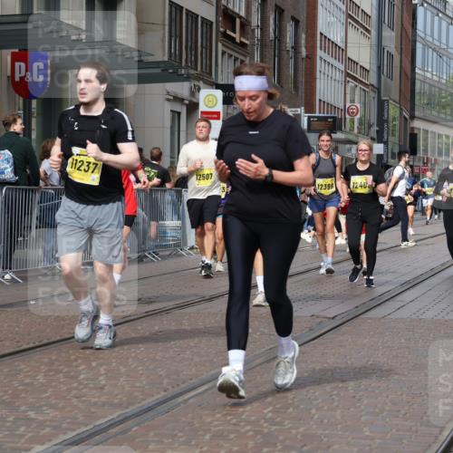 13.09.2026 - 21. swb-Marathon Bremen Strokosch-Dieckow http://msf.ph/oto/10347603 13.09.2026 11:10:48 Ziel 10163, 10313, 10419, 10527, 10547, 10611, 10644, 10653, 10792, 10841, 11043, 11062, 11141, 11231, 11237, 11483, 11679, 11691, 11745, 11993, 12148, 12396, 12401, 12507, 10002, 10148, 10247, 10422, 10461, 10462, 10547, 10719, 10768, 10791, 10911, 11047, 11283, 11298, 11300, 11309, 11327, 11335, 11465, 11513, 11583, 11736, 11756, 11846, 12183, 12227, 12454 meine-sportfotos.de