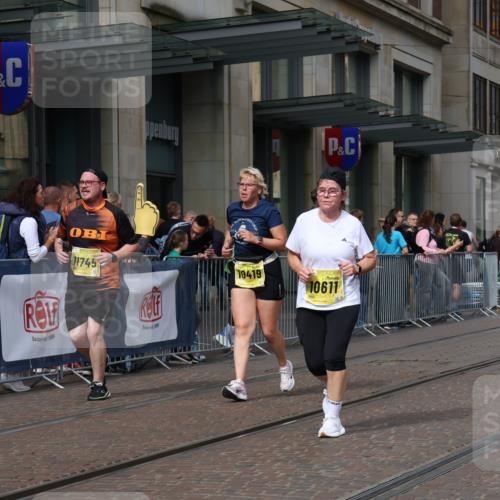 13.09.2026 - 21. swb-Marathon Bremen Strokosch-Dieckow http://msf.ph/oto/10347862 13.09.2026 11:11:02 Ziel 10313, 10419, 10546, 10611, 11036, 11062, 11141, 11216, 11231, 11289, 11458, 11679, 11702, 11745, 11870, 12126, 12148, 12220, 12311, 12396, 12464, 12508, 10148, 10163, 10313, 10461, 10462, 10527, 10547, 10644, 10653, 10792, 10841, 10911, 11043, 11047, 11141, 11237, 11327, 11335, 11465, 11483, 11513, 11691, 11756, 11846, 11993, 12401, 12507 meine-sportfotos.de