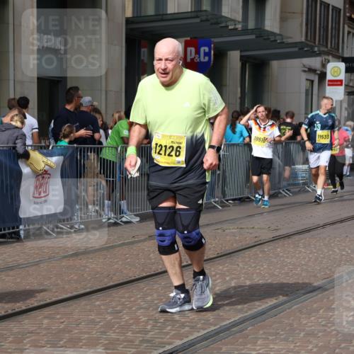13.09.2026 - 21. swb-Marathon Bremen Strokosch-Dieckow http://msf.ph/oto/10347965 13.09.2026 11:11:07 Ziel 10155, 10419, 10510, 10511, 10546, 10611, 10977, 11036, 11216, 11231, 11289, 11458, 11533, 11702, 11745, 11870, 12126, 12148, 12220, 12286, 12311, 12336, 12396, 12464, 12508, 10148, 10163, 10313, 10461, 10462, 10527, 10547, 10644, 10653, 10792, 10841, 10911, 11043, 11062, 11141, 11237, 11335, 11465, 11483, 11513, 11679, 11691, 11756, 11993, 12396, 12401, 12507 meine-sportfotos.de