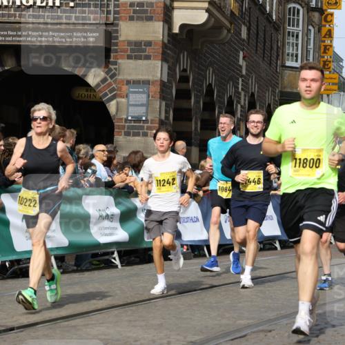 13.09.2026 - 21. swb-Marathon Bremen Strokosch-Dieckow http://msf.ph/oto/10347969 13.09.2026 10:53:44 Ziel 10448, 10479, 10626, 10757, 10780, 10821, 10886, 11168, 11379, 11590, 11800, 12040, 12056, 12275, 12308, 12461, 10255, 10579, 10684, 10685, 10708, 10947, 11206, 11489, 11596, 12075, 12244, 12356, 12405, 12435, 12492, 12515 meine-sportfotos.de