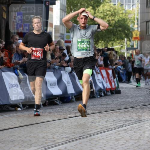 13.09.2026 - 21. swb-Marathon Bremen Strokosch-Dieckow http://msf.ph/oto/10348125 13.09.2026 13:28:38 Ziel 178, 210, 1380, 1460, 2047, 2977, 3114, 3294, 3334, 3597, 4250, 4506, 5250, 5360, 5683, 5889, 6182, 8429, 8570, 9064, 9167, 9168, 9543, 9549, 9738, 9881, 722, 2276, 2851, 2891, 3348, 3419, 3444, 3665, 4102, 4564, 5267, 5531, 5691, 6817, 6955, 7134, 7263, 7527, 9562, 13012, 13174 meine-sportfotos.de
