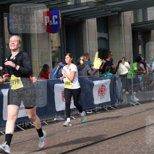 13.09.2026 - 21. swb-Marathon Bremen Strokosch-Dieckow http://msf.ph/oto/10348273 13.09.2026 11:11:20 Ziel 10155, 10510, 10511, 10546, 10552, 10616, 10977, 11239, 11289, 11533, 11702, 11927, 12082, 12220, 12286, 12311, 12336, 12464, 12508, 12553, 10313, 10419, 10527, 10611, 10644, 10653, 11036, 11062, 11141, 11216, 11231, 11458, 11483, 11679, 11691, 11745, 11870, 11993, 12126, 12148, 12396, 12401, 12464, 12507 meine-sportfotos.de