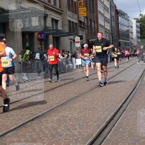 13.09.2026 - 21. swb-Marathon Bremen Strokosch-Dieckow http://msf.ph/oto/10348311 13.09.2026 11:11:22 Ziel 10155, 10510, 10511, 10546, 10552, 10616, 10977, 11239, 11289, 11533, 11702, 11927, 12082, 12220, 12286, 12311, 12336, 12508, 12553, 10313, 10419, 10527, 10611, 10644, 11036, 11062, 11141, 11216, 11231, 11458, 11483, 11679, 11691, 11745, 11870, 12126, 12148, 12396, 12401, 12464, 12507 meine-sportfotos.de