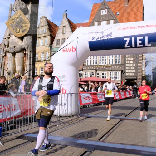 13.09.2026 - 21. swb-Marathon Bremen Tim E. http://msf.ph/oto/10348401 13.09.2026 11:20:27 Ziel 10430, 11244, 11333, 11337, 11546, 12374 meine-sportfotos.de
