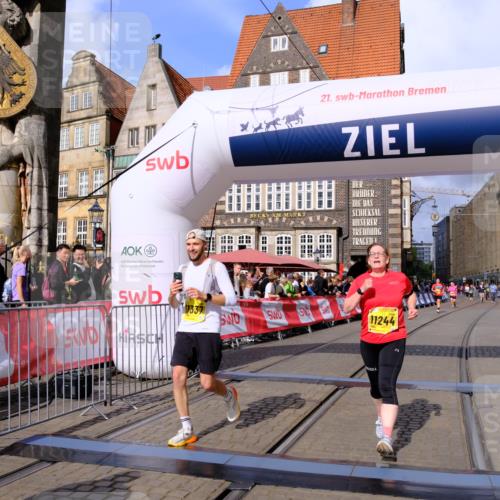 13.09.2026 - 21. swb-Marathon Bremen Tim E. http://msf.ph/oto/10348419 13.09.2026 11:20:28 Ziel 10430, 11244, 11333, 11337, 12374 meine-sportfotos.de