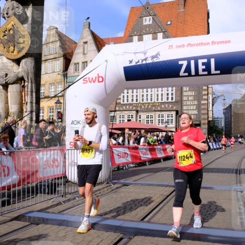 13.09.2026 - 21. swb-Marathon Bremen Tim E. http://msf.ph/oto/10348434 13.09.2026 11:20:28 Ziel 10430, 11244, 11333, 11337, 12374 meine-sportfotos.de