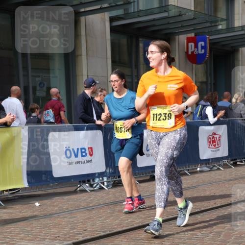 13.09.2026 - 21. swb-Marathon Bremen Strokosch-Dieckow http://msf.ph/oto/10348443 13.09.2026 11:11:31 Ziel 10490, 10552, 10582, 10616, 11239, 11927, 12082, 12286, 12336, 12553, 10155, 10419, 10510, 10511, 10546, 10611, 10977, 11036, 11216, 11231, 11289, 11458, 11533, 11702, 11745, 11870, 12126, 12148, 12220, 12286, 12311, 12336, 12396, 12464, 12508 meine-sportfotos.de