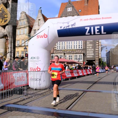 13.09.2026 - 21. swb-Marathon Bremen Tim E. http://msf.ph/oto/10348489 13.09.2026 11:20:36 Ziel 11244, 11296, 11333, 11337, 12285, 12374 meine-sportfotos.de