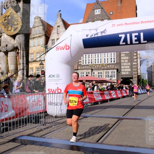13.09.2026 - 21. swb-Marathon Bremen Tim E. http://msf.ph/oto/10348499 13.09.2026 11:20:36 Ziel 11244, 11296, 11333, 11337, 12285, 12374 meine-sportfotos.de