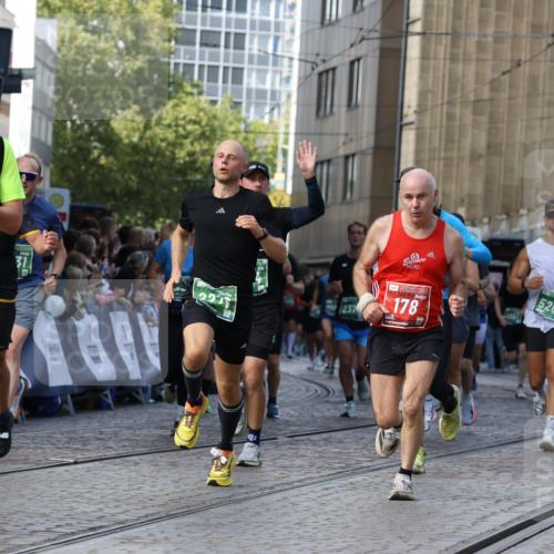13.09.2026 - 21. swb-Marathon Bremen Strokosch-Dieckow http://msf.ph/oto/10348533 13.09.2026 13:28:45 Ziel 178, 210, 1239, 1380, 1460, 2047, 2764, 2977, 3028, 3294, 3597, 4250, 5250, 5683, 5889, 8429, 8483, 8570, 9064, 9549, 430, 722, 725, 936, 1014, 1688, 2223, 2276, 2378, 2851, 2891, 3419, 3444, 3665, 3938, 5267, 5531, 5691, 5865, 6099, 6817, 6937, 6955, 7134, 8984, 8985, 9562, 13174 meine-sportfotos.de