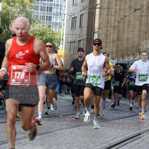 13.09.2026 - 21. swb-Marathon Bremen Strokosch-Dieckow http://msf.ph/oto/10348603 13.09.2026 13:28:47 Ziel 178, 210, 1239, 1380, 1460, 2047, 2764, 2977, 3028, 3294, 3597, 4250, 5250, 5683, 6914, 6957, 8429, 8483, 8570, 9064, 9549, 430, 565, 687, 722, 725, 936, 1014, 1274, 1688, 2223, 2378, 2851, 3419, 3665, 3938, 5225, 5267, 5531, 5691, 5865, 6099, 6817, 6937, 6955, 7134, 8984, 8985, 9562, 13174 meine-sportfotos.de