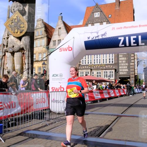13.09.2026 - 21. swb-Marathon Bremen Tim E. http://msf.ph/oto/10348614 13.09.2026 11:20:44 Ziel 10161, 11296, 11541, 11980, 12285, 12374 meine-sportfotos.de