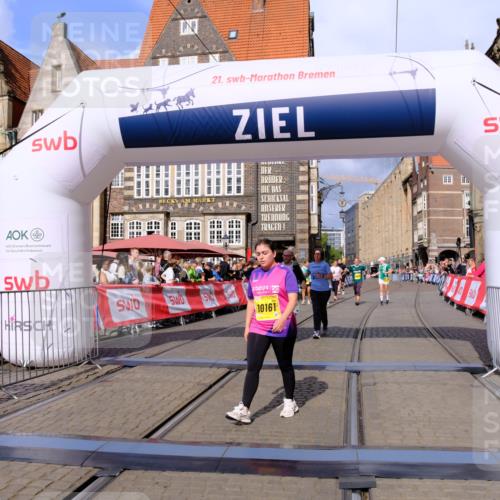13.09.2026 - 21. swb-Marathon Bremen Tim E. http://msf.ph/oto/10348656 13.09.2026 11:20:48 Ziel 10161, 11296, 11529, 11530, 11541, 11675, 11980, 12285, 12316, 12317 meine-sportfotos.de