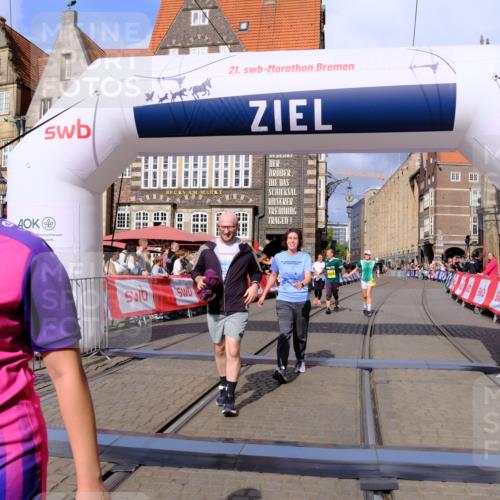 13.09.2026 - 21. swb-Marathon Bremen Tim E. http://msf.ph/oto/10348665 13.09.2026 11:20:51 Ziel 10161, 11296, 11529, 11530, 11541, 11675, 11980, 12153, 12285, 12316, 12317 meine-sportfotos.de