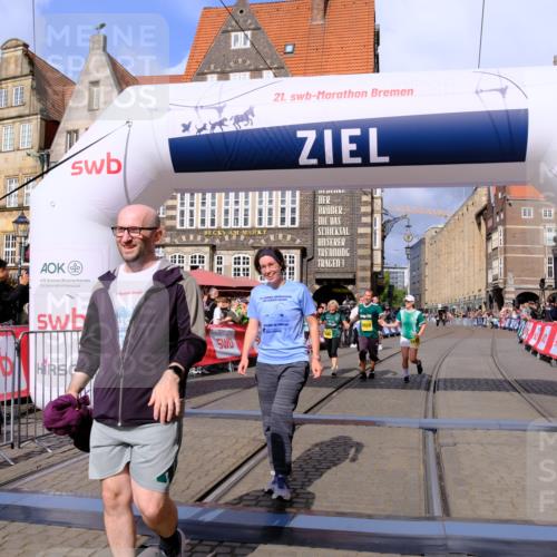 13.09.2026 - 21. swb-Marathon Bremen Tim E. http://msf.ph/oto/10348684 13.09.2026 11:20:52 Ziel 10161, 11296, 11529, 11530, 11541, 11675, 11980, 12153, 12285, 12316, 12317 meine-sportfotos.de